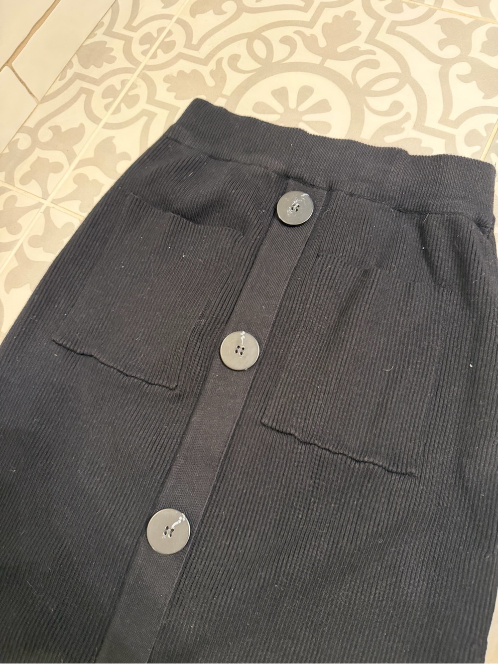 Zara Women’s Black Button-Front Knit Midi Skirt - Picture 3 of 4